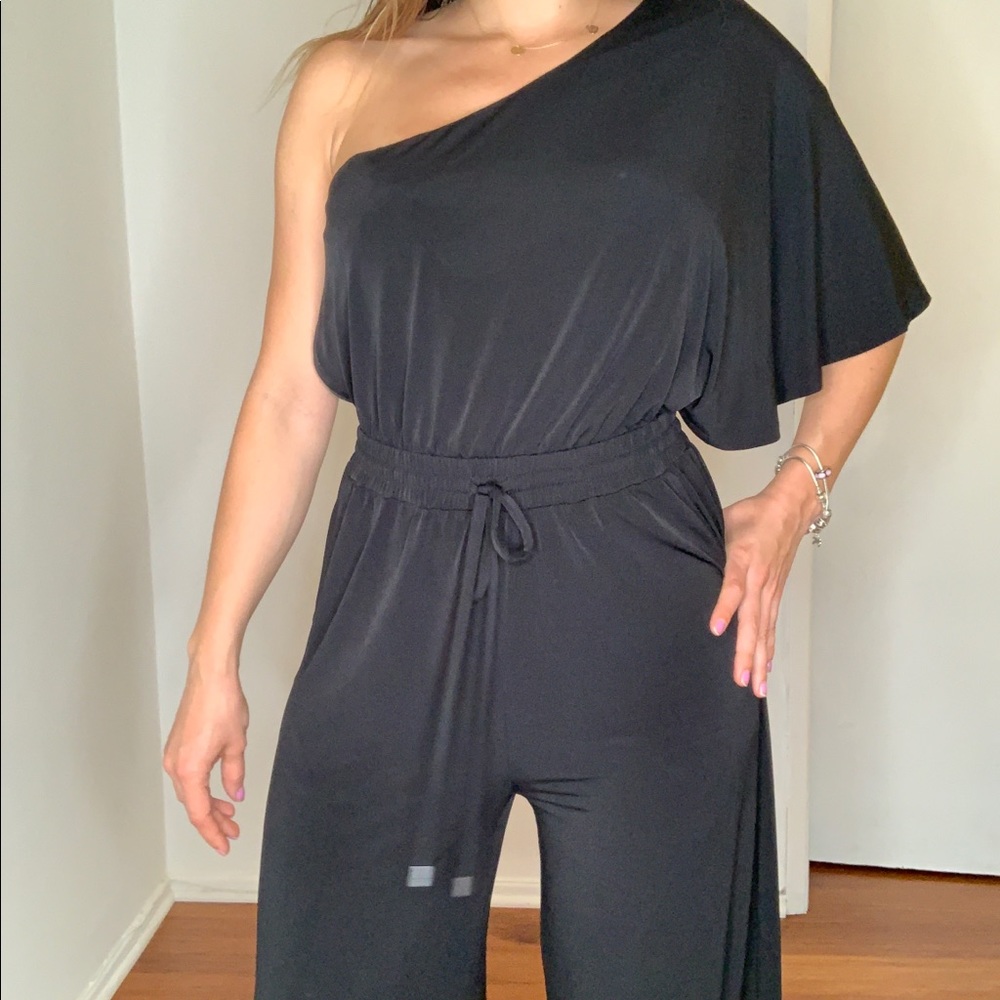 NWT Vince Camuto Black Romper Medium